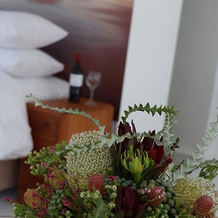 Nivenia Beach House Betty's Bay Eksteriør billede