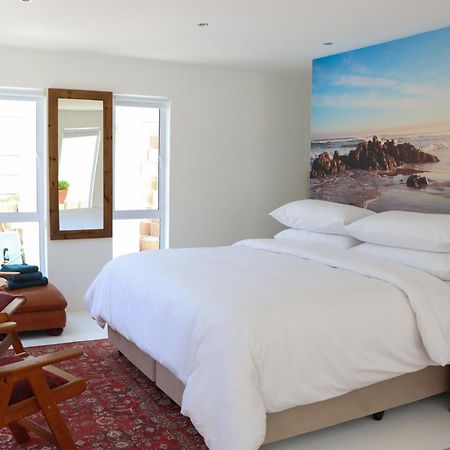 Nivenia Beach House Betty's Bay Eksteriør billede