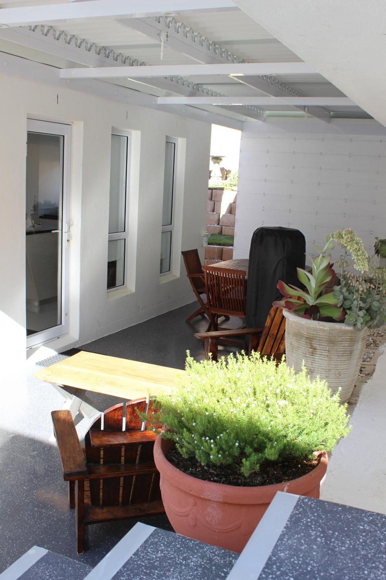 Nivenia Beach House Betty's Bay Eksteriør billede