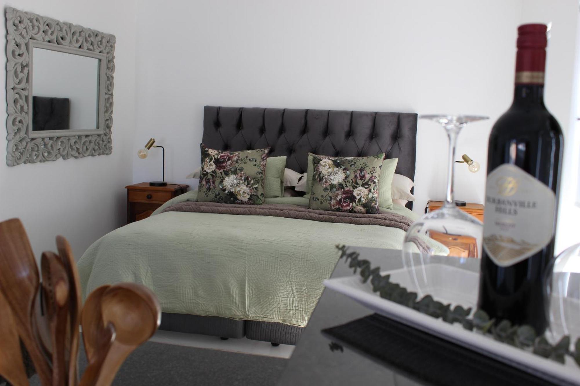 Nivenia Beach House Betty's Bay Eksteriør billede